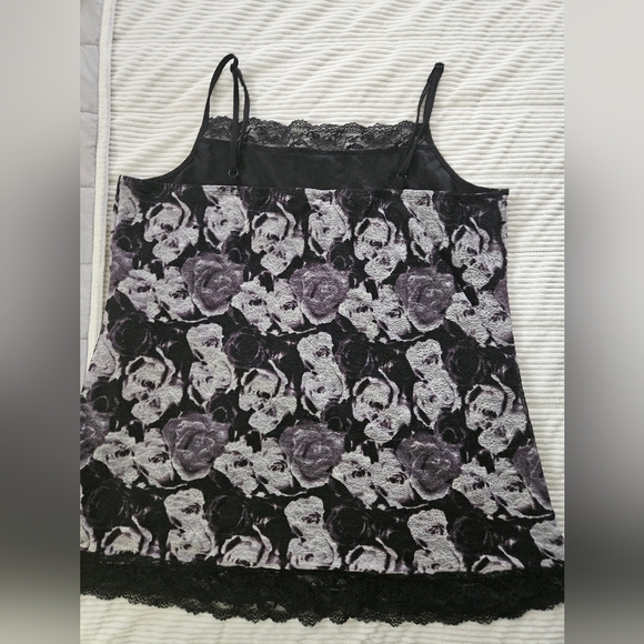 Maurices Floral Lace Women's Camisole - Black and Gray Size - Picture 6 of 7